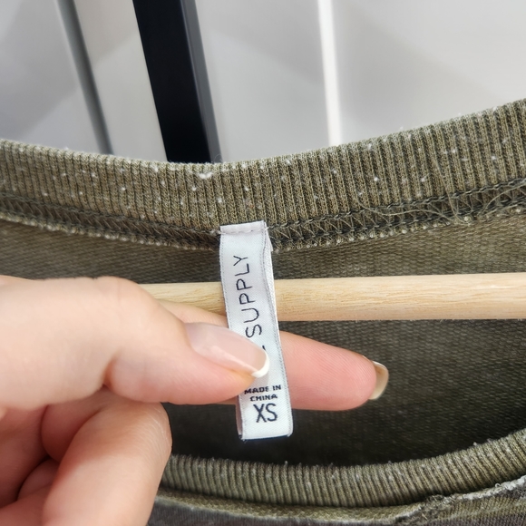 Z Supply Camo Print The Weekender Pullover XS - Picture 8 of 12